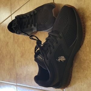 Size 8.5 women black u.s Pollo assn. Shoes